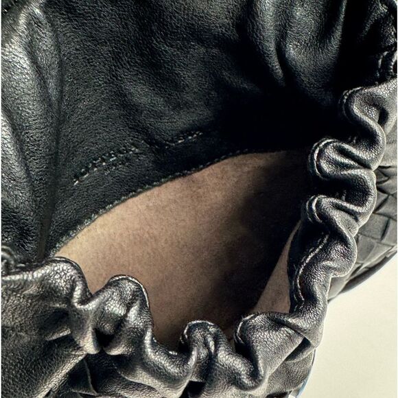 Auth Bottega Veneta Mini Black Leather belt bag Intreciatto add on strap - Picture 16 of 16